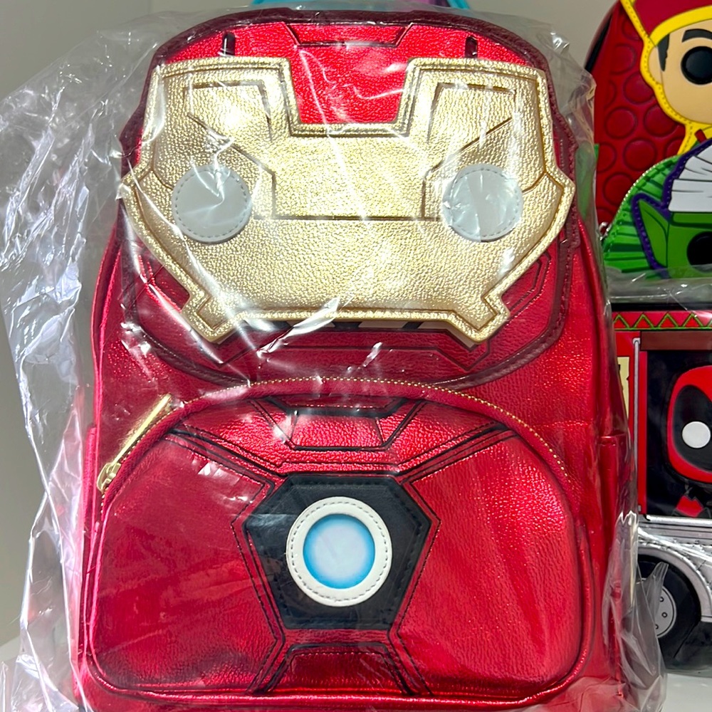 Iron Man (Lights up) POP! Loungefly backpack